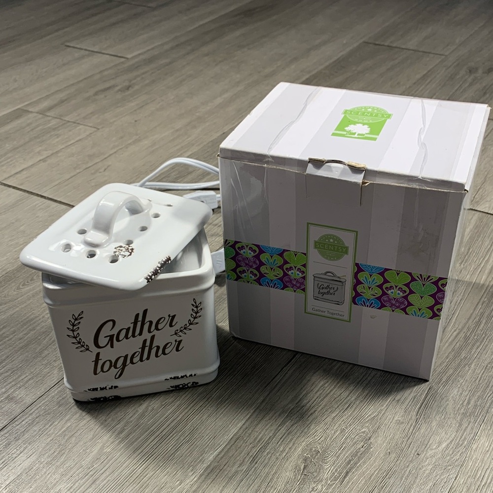 Scentsy Gather‎ Together Element Wax Ceramic Warmer Retired Farmhouse style